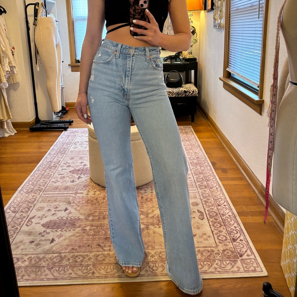 Levi’s Ribcage Bell Jeans